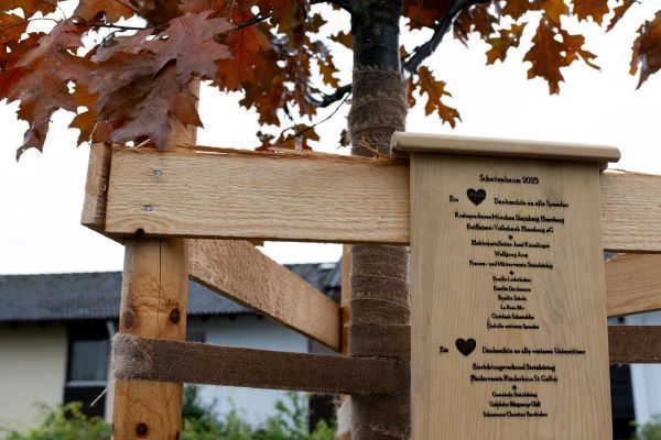 Ein neuer Baum fürs Kinderhaus