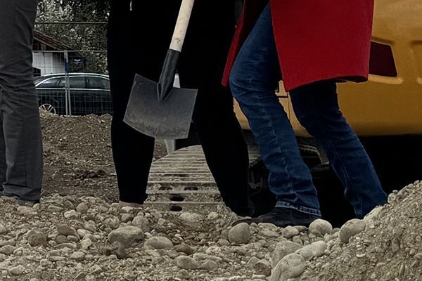 Spatenstich in Grafing